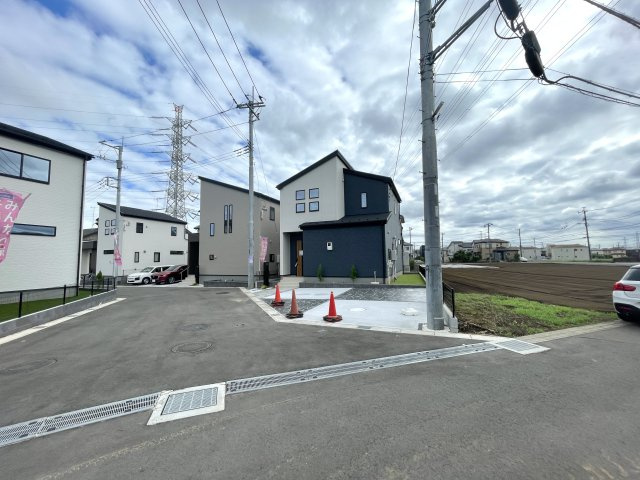 グラファーレ船橋市旭町5丁目4期の玄関|建築施工例