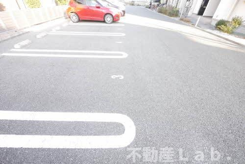 アルル　ガーデンの駐車場