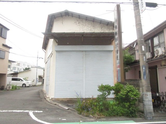 八王子市元横山町３丁目の倉庫