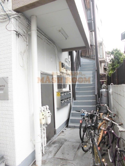 ドアーズ新高円寺の外観