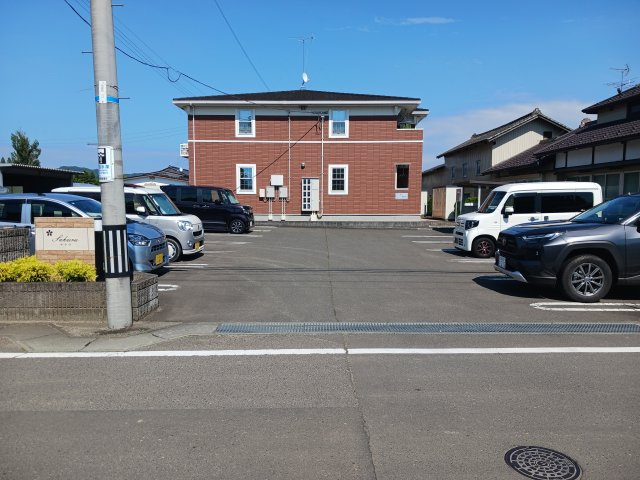 【駐車場】