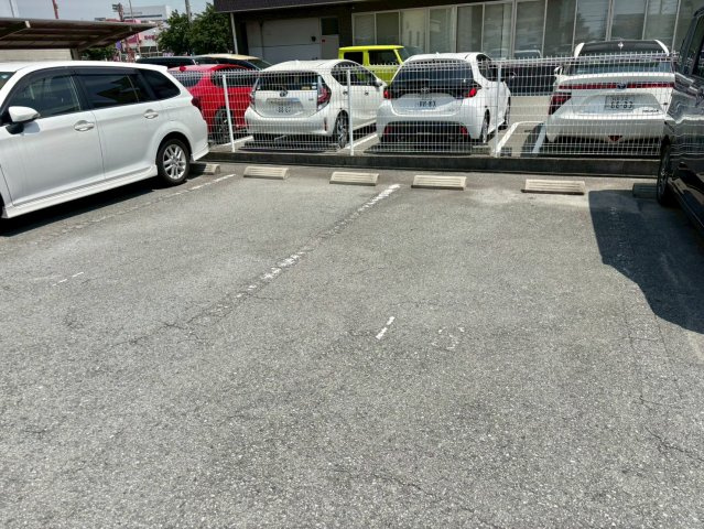 フィオーレ北条の駐車場