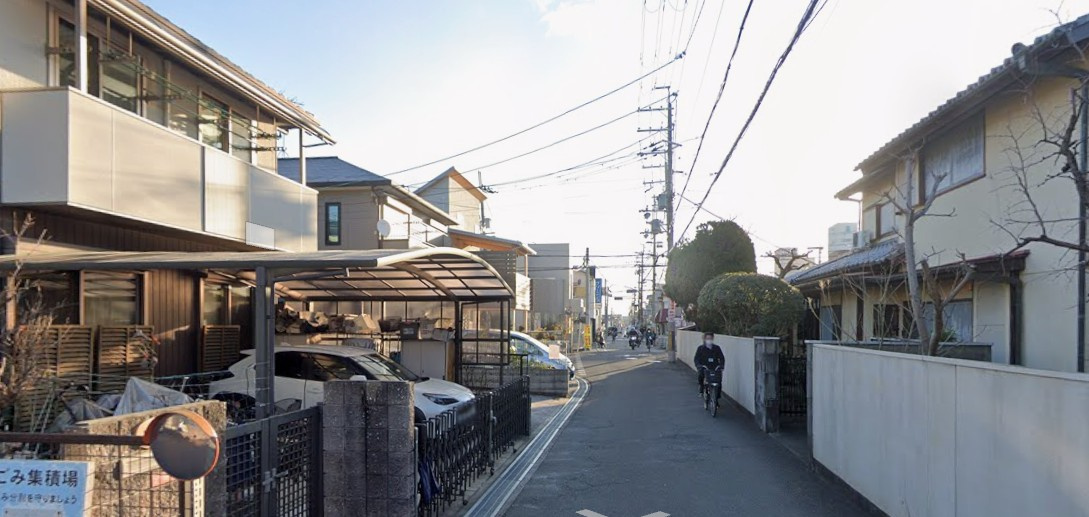 高槻市登美の里町のアパートの周辺