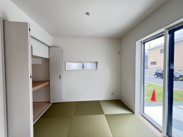 橿原市豊田町 ４号地の和室|洋風和室4.5帖　押入収納付き