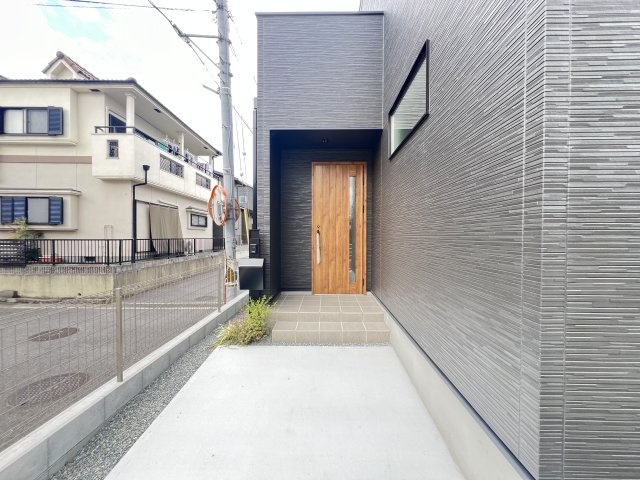 橿原市豊田町 ４号地の玄関