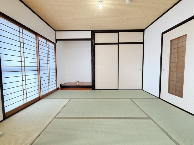 サングレート春日の和室