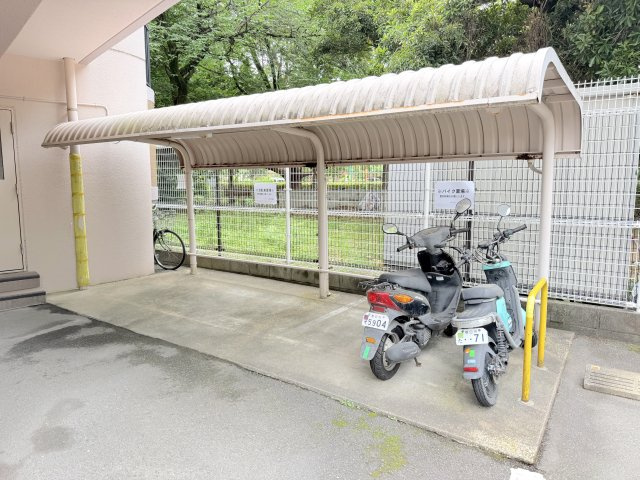 サングレート春日の駐輪場