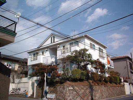 ホワイトシャトレー中野の外観