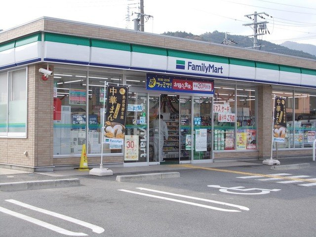 ベラーノ　Ⅱの周辺|ファミリーマート　大津国分店まで400m