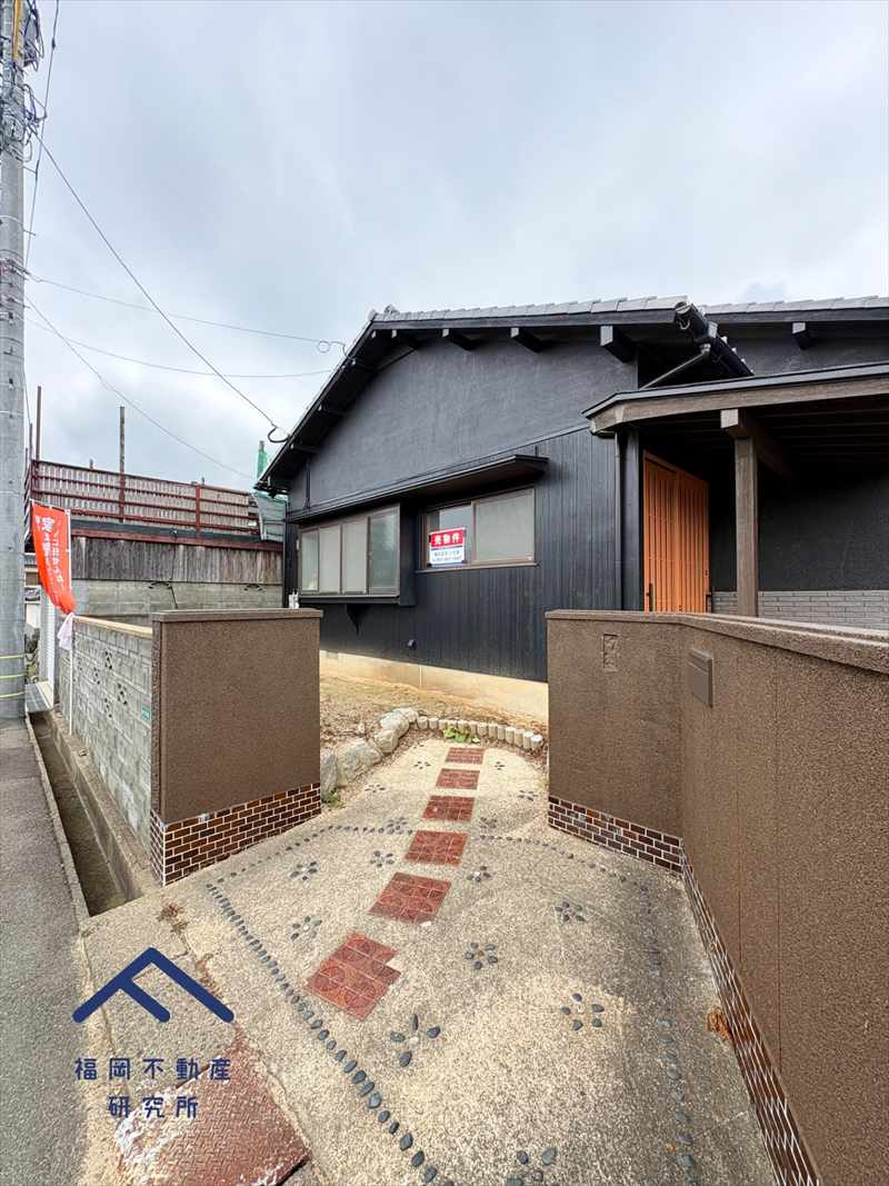 福津市宮司ヶ丘　戸建ての前面道路含む現地写真