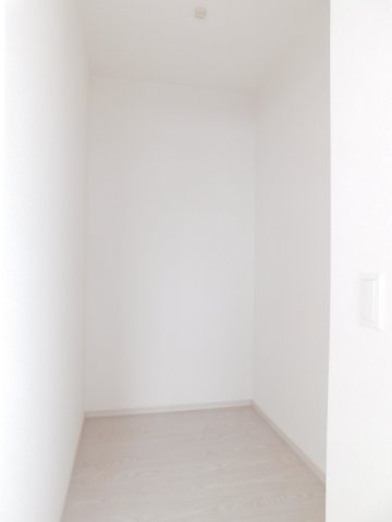 名古屋市瑞穂区井の元町の新築一戸建の収納|◇ウォークインクローゼット◇　　家族の洋服や大きな荷物が片付く大容量収納！