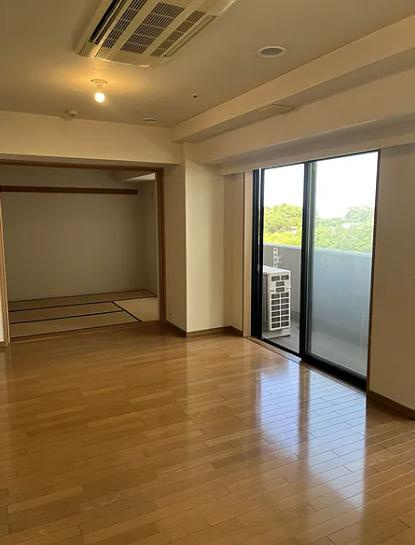 【居間・リビング】 | 水戸市三の丸1丁目　中古マンション　三の丸グランキャッスルタワー