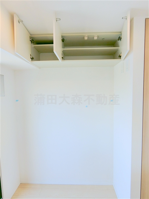 レジディア蒲田Ⅴの収納|冷蔵庫置場上に棚収納！