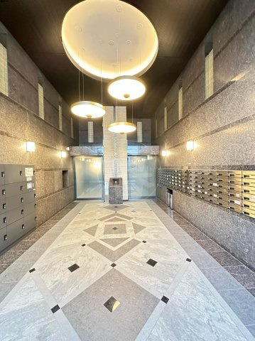 ルーブル川崎中丸子参番館 のエントランス