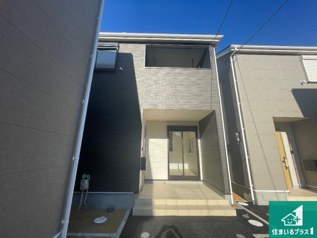 摂津市鳥飼西　第4期　新築一戸建ての外観|安心の10年保証！外観を美しく保ち、雨水で汚れを落とします！気になることがありましたら、お気軽にお問い合わせください！