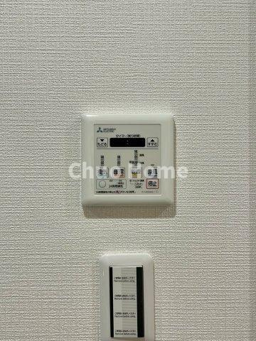 バームハイツ西葛西の冷暖房・空調設備|【浴室乾燥機】暖房・冷風・換気・乾燥が可能です。毎日を快適に過ごせるうれしい機能が揃っています。雨の日の洗濯物も安心です。