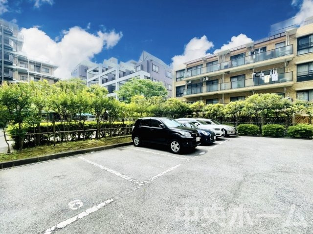バームハイツ西葛西の駐車場|【敷地内駐車場】最新の空き状況や費用などの詳細は担当スタッフまでお問い合わせください。