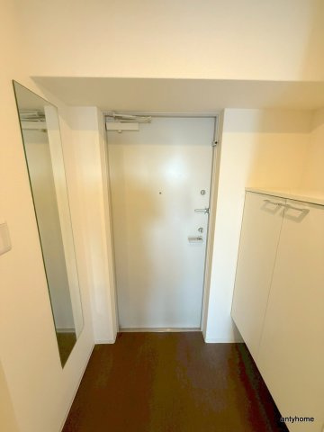 セレニテ北久宝寺　仲介手数料無料の玄関