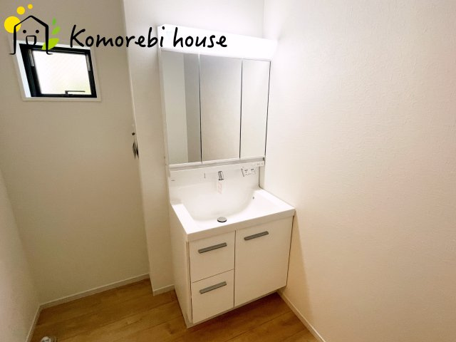 さいたま市見沼区堀崎町　8期　新築一戸建て　KEIAI GRACE　01の独立洗面台|独立洗面台です