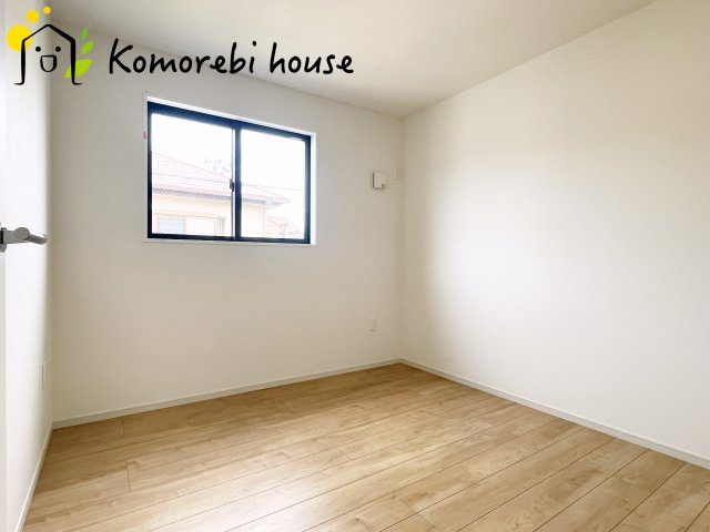 さいたま市見沼区堀崎町　8期　新築一戸建て　KEIAI GRACE　01の洋室|広々とした洋室です