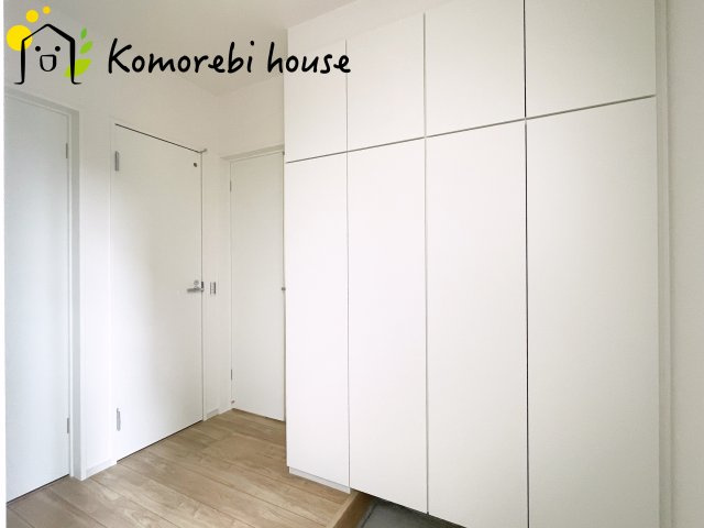 さいたま市見沼区堀崎町　8期　新築一戸建て　KEIAI GRACE　01の玄関|きれいな玄関です