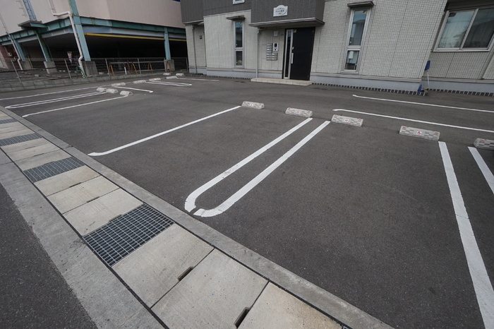 D-room新涯の駐車場