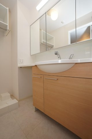 D-room新涯の洗面所