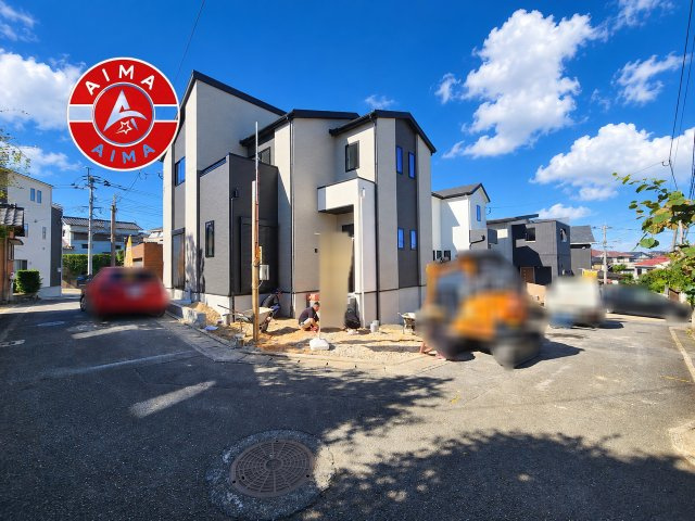 福岡市南区屋形原2丁目第4-2棟（2号棟）の前面道路含む現地写真|見学の時間などお気軽にお問い合わせ下さい。