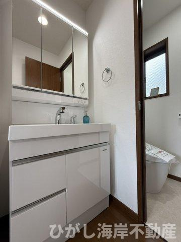 茅ヶ崎市香川3丁目　中古戸建の洗面所|新規リフォーム完了！　セカンド洗面台
