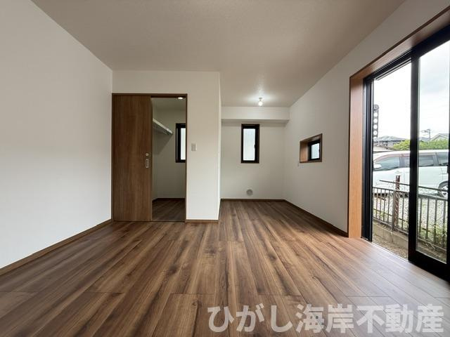 茅ヶ崎市香川3丁目　中古戸建の洋室|新規リフォーム完了！　9.4帖　洋室