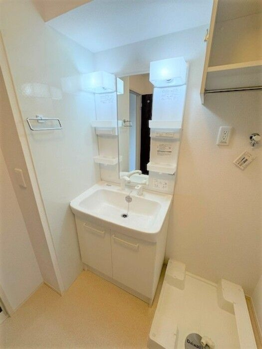 D-room新涯の洗面所