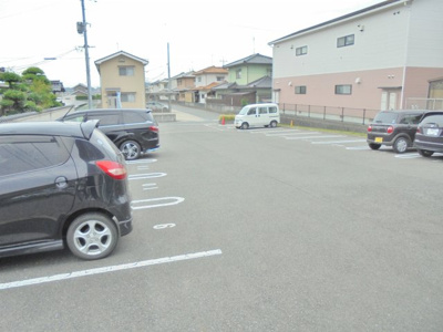 【駐車場】 | グランラシュレ　B棟