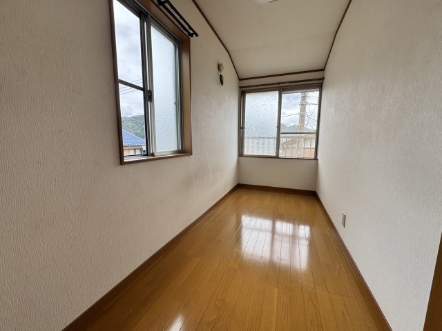 徳吉西一丁目　戸建の洋室