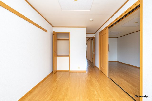 アードリゲ駒沢の洋室