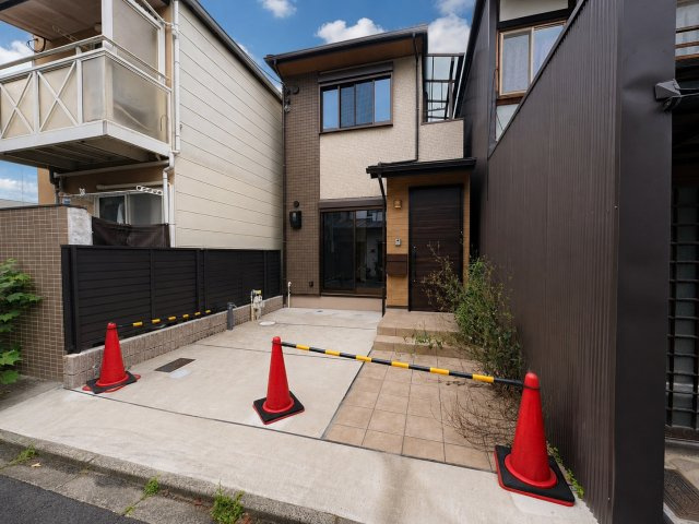 小山板倉町の前面道路含む現地写真