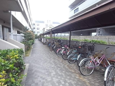 【その他共用部分】 | グランシャリオ | 駐車場