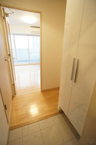 クレグラン北梅田の玄関