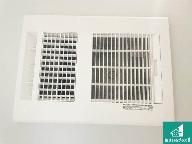 ■19日(土)～23日(祝)現地ご見学可能！　摂津市鳥飼西　全4邸の冷暖房・空調設備|四季を通して快適なバスライフをお手伝いする浴室暖房乾燥機！浴室の乾燥・暖房・涼風・換気はもちろん、２４時間換気にも対応！