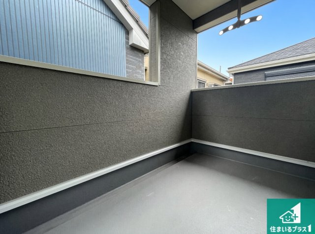 ■摂津市鳥飼西　第4期　新築一戸建てのバルコニー|日当たりのよいバルコニー！お部屋が開放的に！