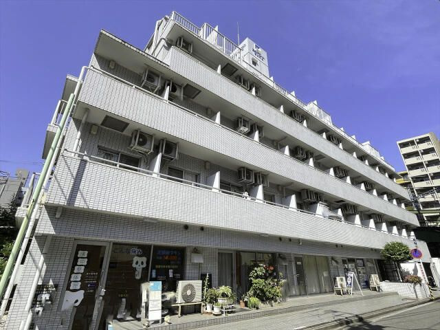 スカイコート横浜平沼の外観