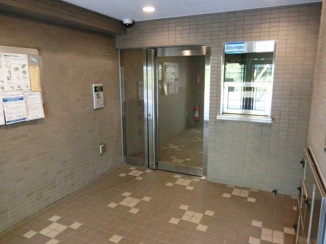 練馬区豊玉北３丁目の賃貸マンションのエントランス