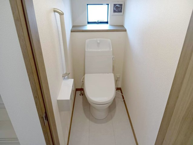 【トイレ】 | 清水町長沢643番 新築建売分譲住宅 建物＋土地 TW06208 | 清水町長沢　B号棟　１Fトイレ　※令和8年7月16日撮影