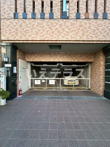 プレサンス神戸駅前のエントランス