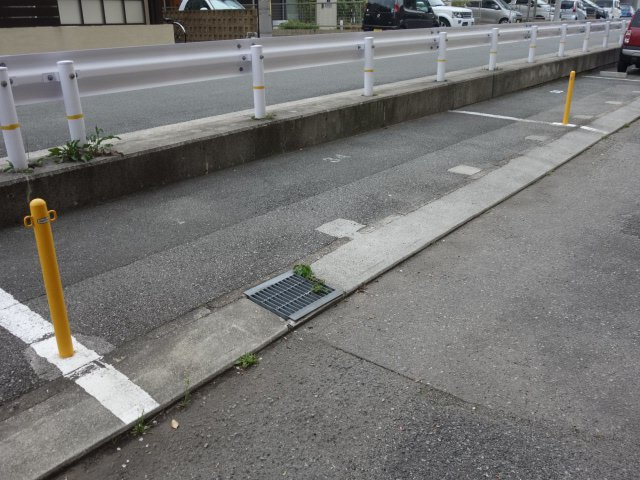 YKハイツ宮の上の駐車場