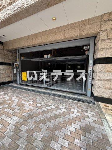 プレサンス神戸みなと元町の駐車場