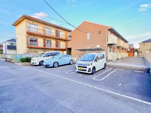 ティルタ サリの駐車場