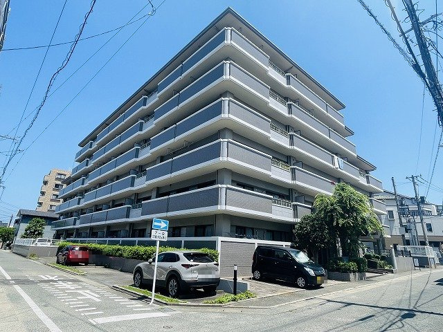 【外観】 | アンピール大橋南 | 小中学校も徒歩7分以内と近く、お子様の登下校も安心です◎
