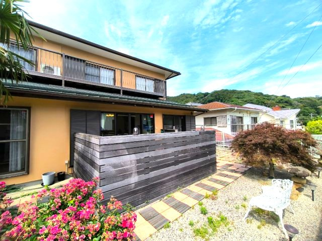 陽だまり特等席！南西角地のひな壇の庭|陽当良好