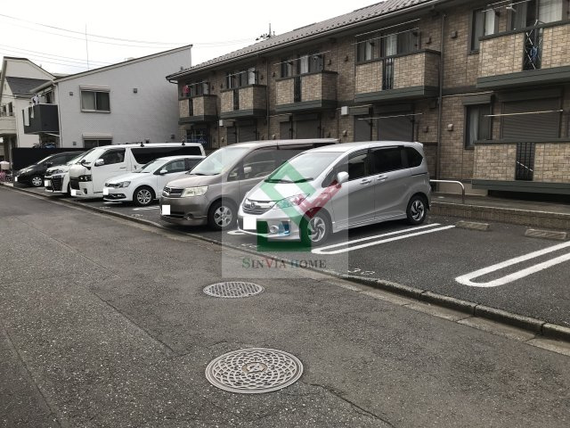 サンクレア3の駐車場