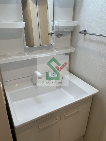 ソレイユ三原台Aの独立洗面台